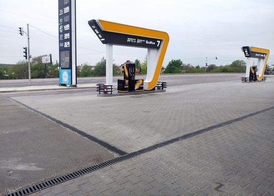 Лоток водовідвідний з ухилом 0,5% бетонний Mega DN110 H175-170 з вертикальним випуском 110 з решіткою чавунною щілинною E600